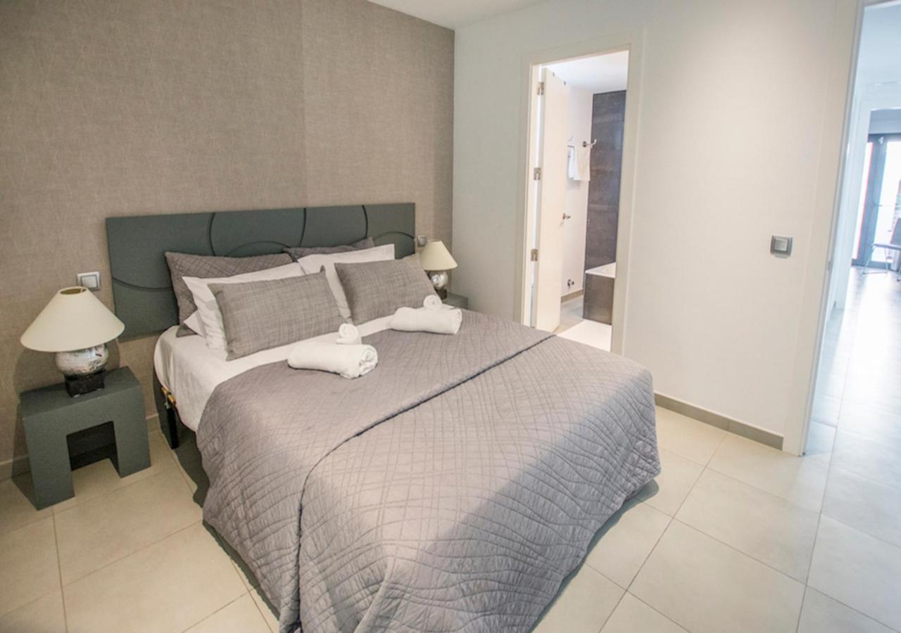 La Perla 10 Apartment